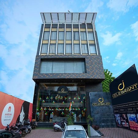 Celebrant Hotel พาราณสี ภายนอก รูปภาพ