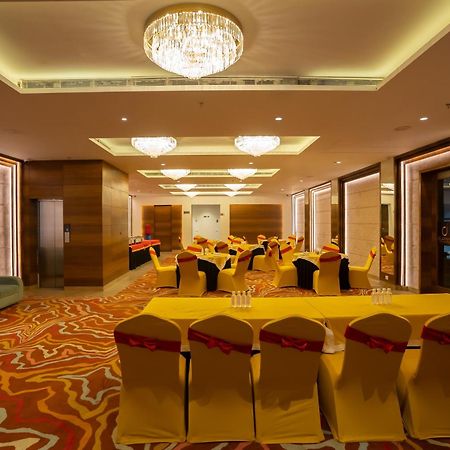 Celebrant Hotel พาราณสี ภายนอก รูปภาพ