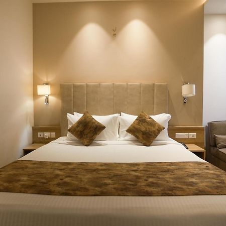 Celebrant Hotel พาราณสี ภายนอก รูปภาพ