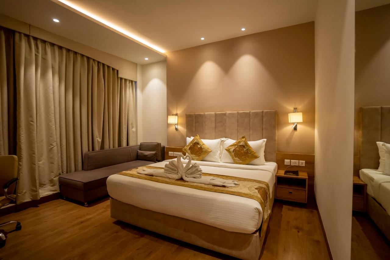 Celebrant Hotel พาราณสี ภายนอก รูปภาพ