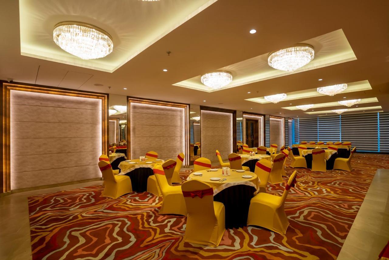 Celebrant Hotel พาราณสี ภายนอก รูปภาพ