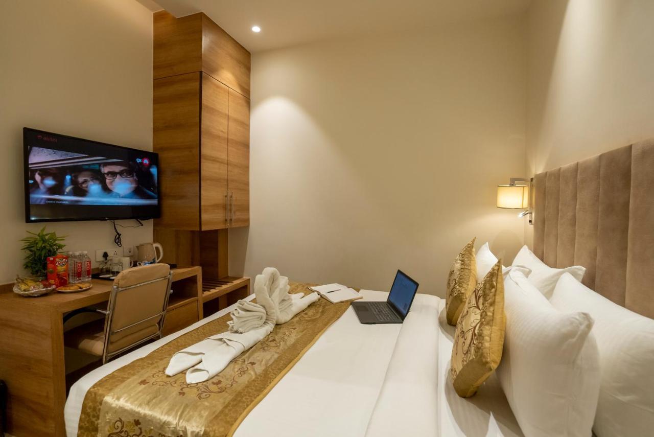 Celebrant Hotel พาราณสี ภายนอก รูปภาพ