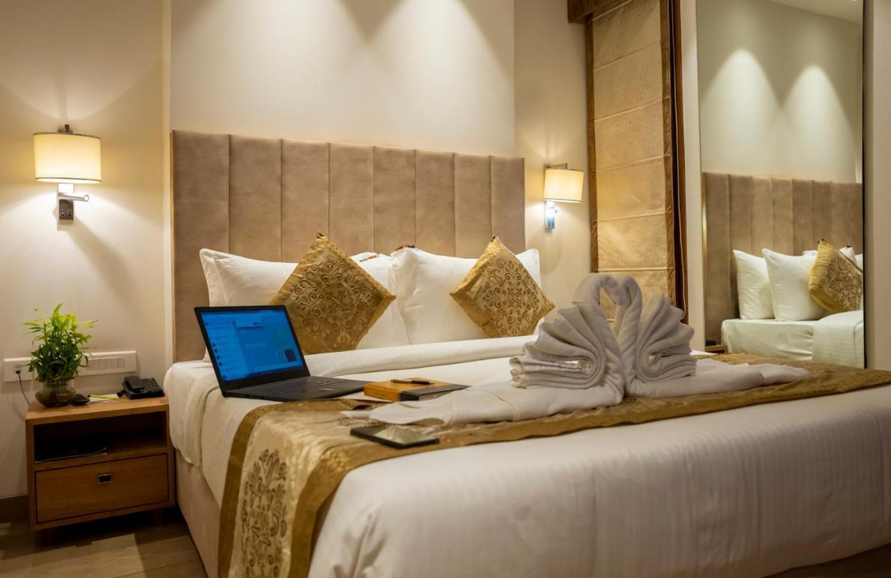 Celebrant Hotel พาราณสี ภายนอก รูปภาพ
