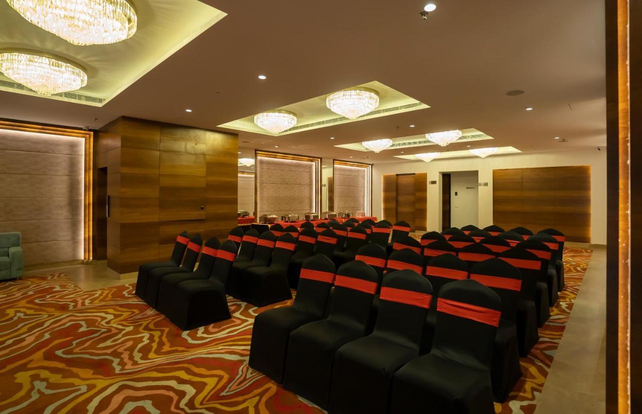 Celebrant Hotel พาราณสี ภายนอก รูปภาพ