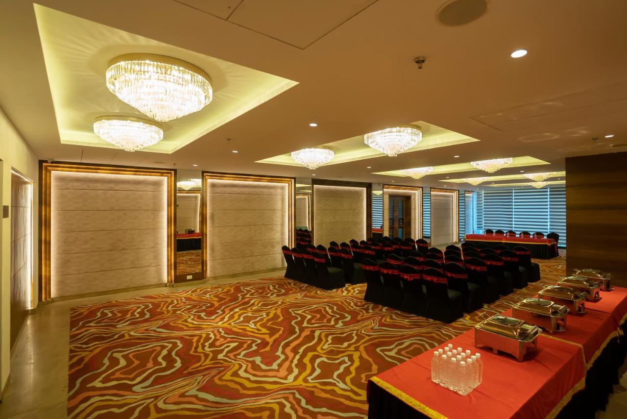 Celebrant Hotel พาราณสี ภายนอก รูปภาพ