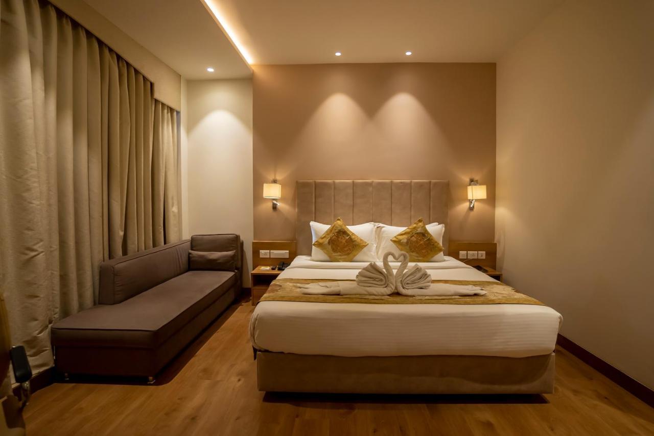 Celebrant Hotel พาราณสี ภายนอก รูปภาพ