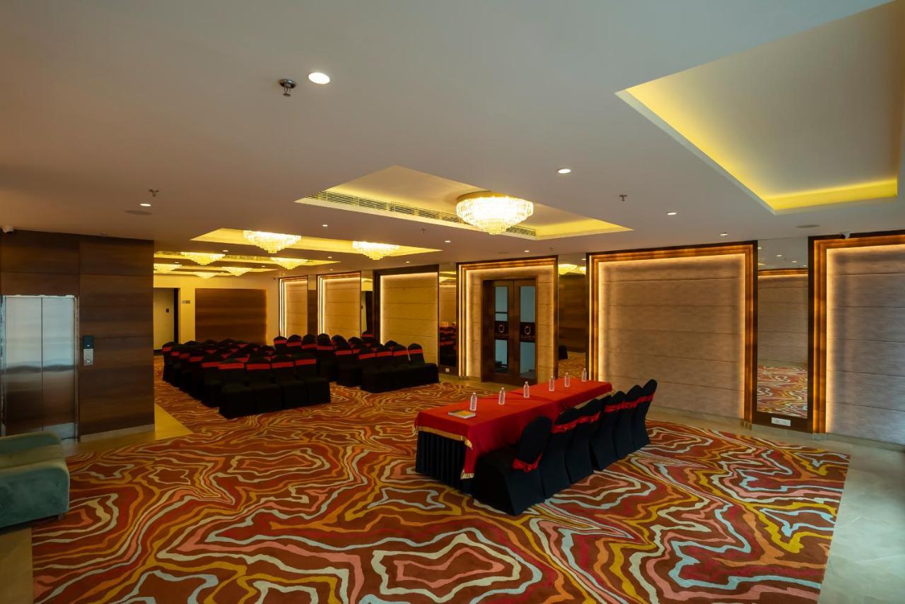 Celebrant Hotel พาราณสี ภายนอก รูปภาพ