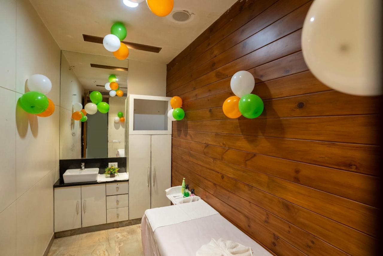 Celebrant Hotel พาราณสี ภายนอก รูปภาพ