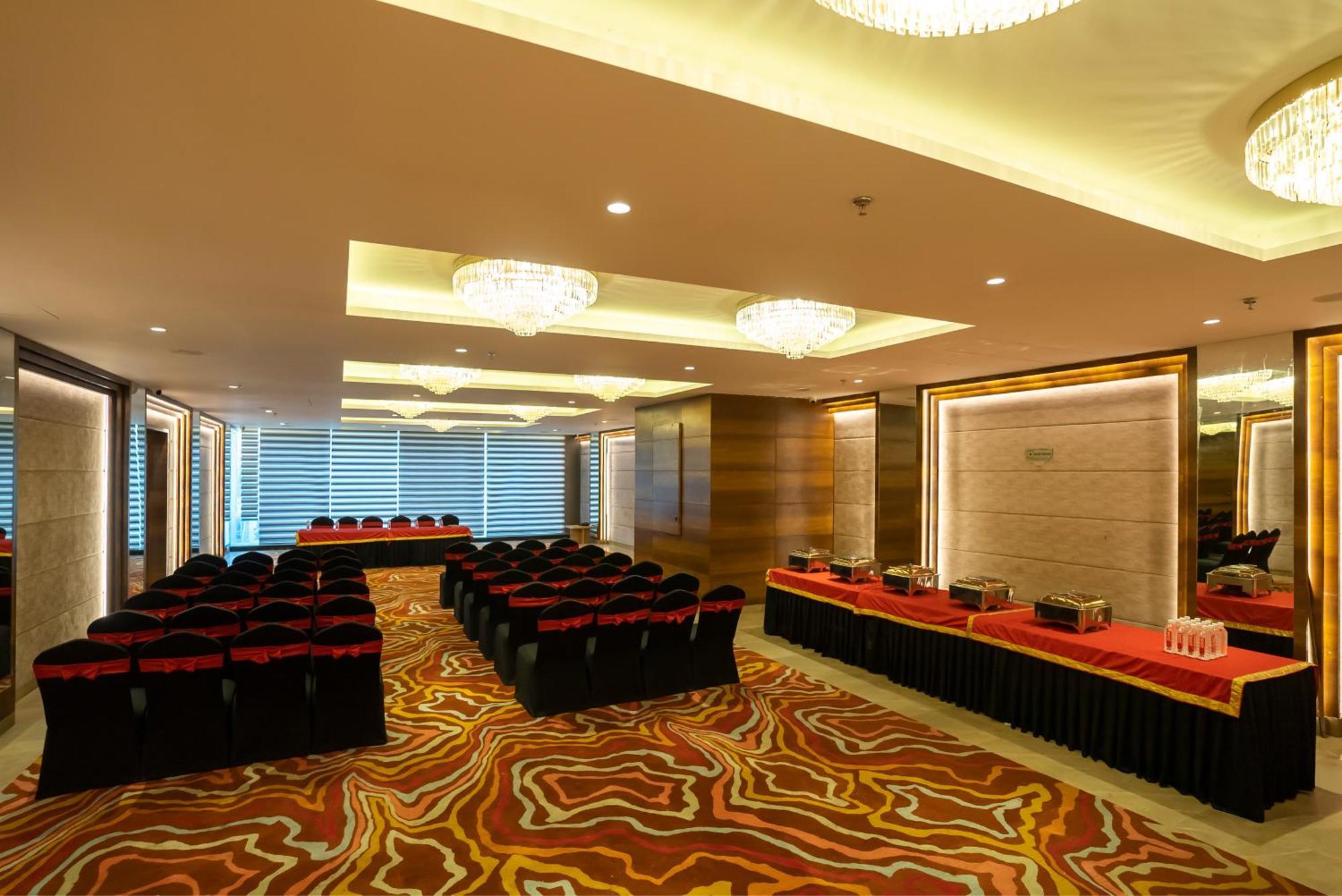 Celebrant Hotel พาราณสี ภายนอก รูปภาพ